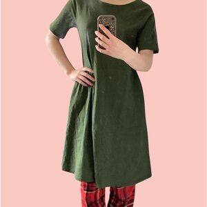 ￼￼ Graceful Green Midi Dress- relaxed, fit and short sleeves